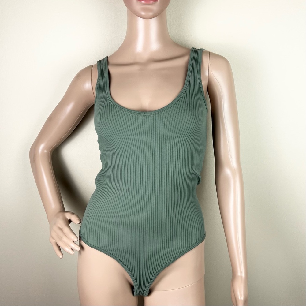 NEW FREE PEOPLE GREEN RIBBED SLEEVELESS BODYSUIT - Picture 2 of 5